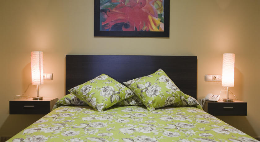 Hotel y Apartamentos Conilsol 4