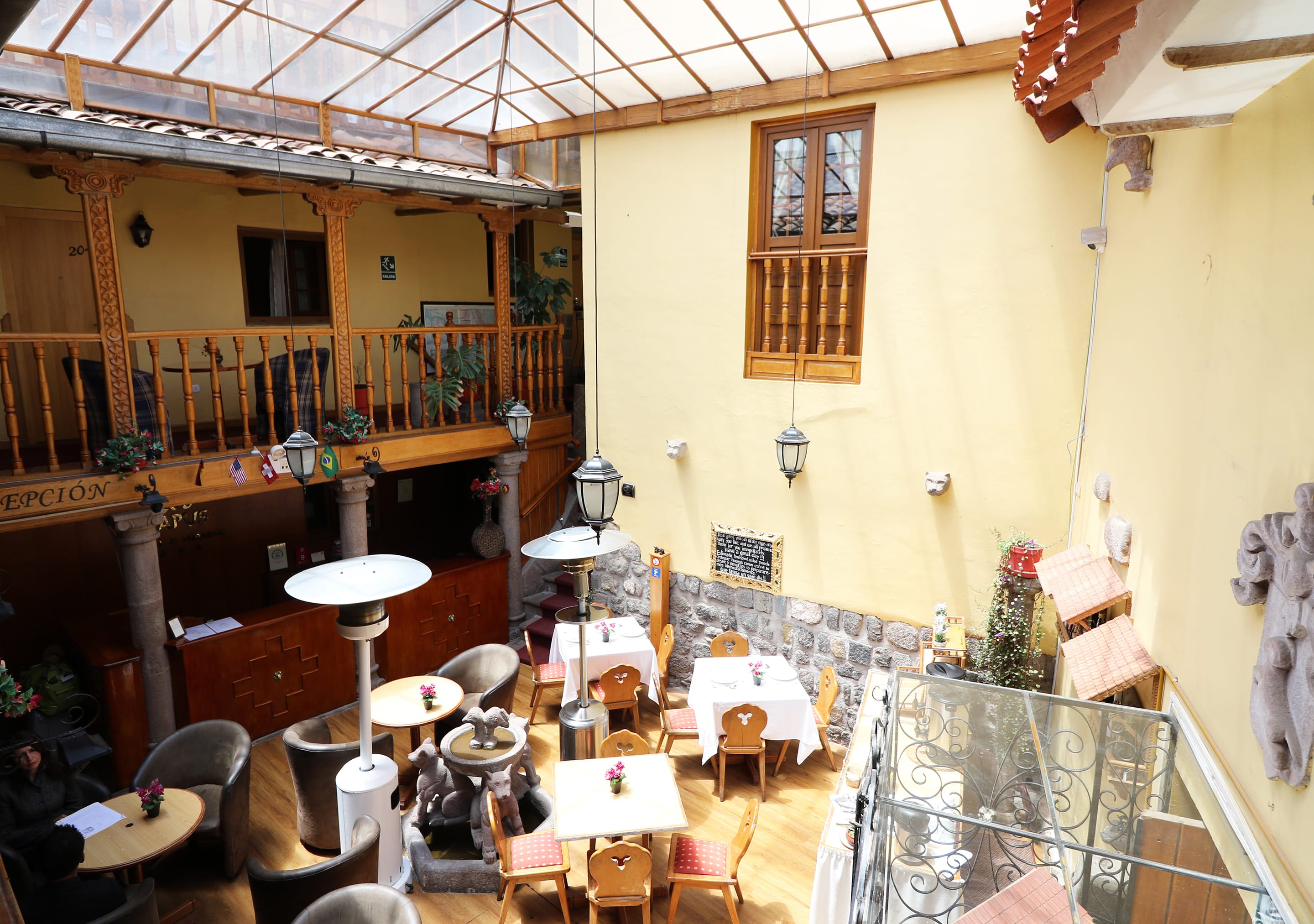 Hotel & Mirador Los Apus 1
