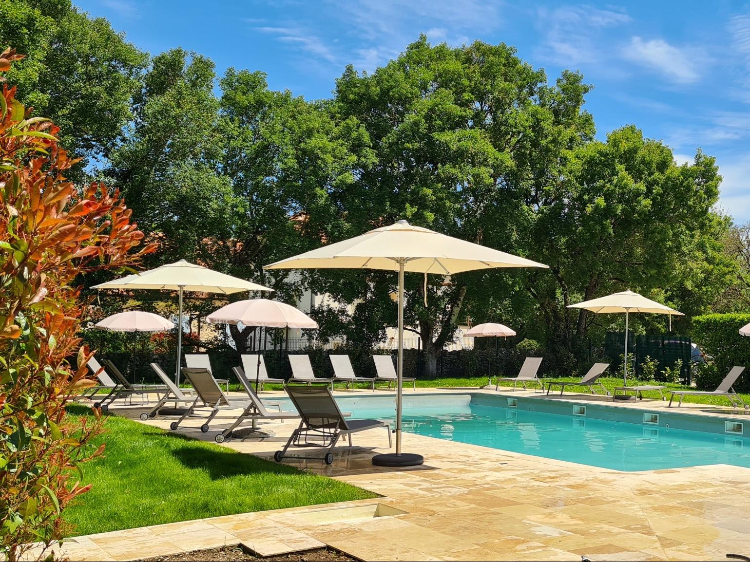 Logis Hôtels - Le Bellaroc - Hôtel 2 étoiles et Restaurant 2