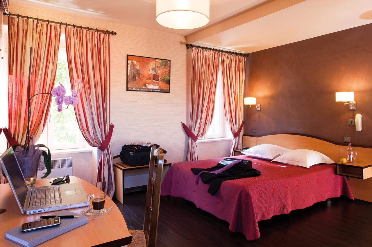 Logis Hôtel Restaurant Azalées 1