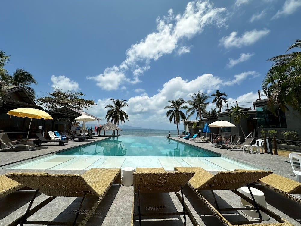 The Sea Resort Haad Rin 1