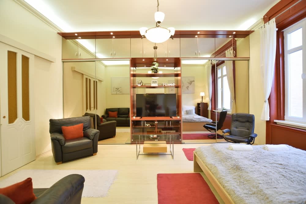 Ultra central apartment at Synagogue 1