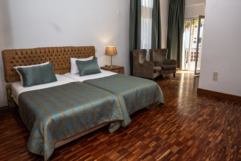 Dome Hotel 2