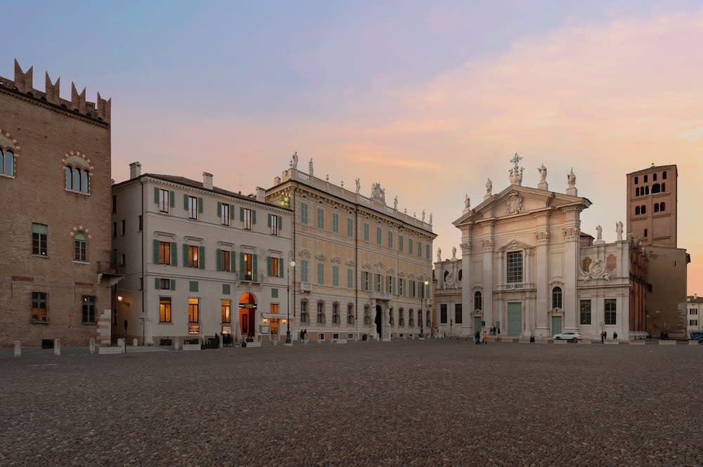 Cà Uberti Palace Hotel, MantegnaHotels 1