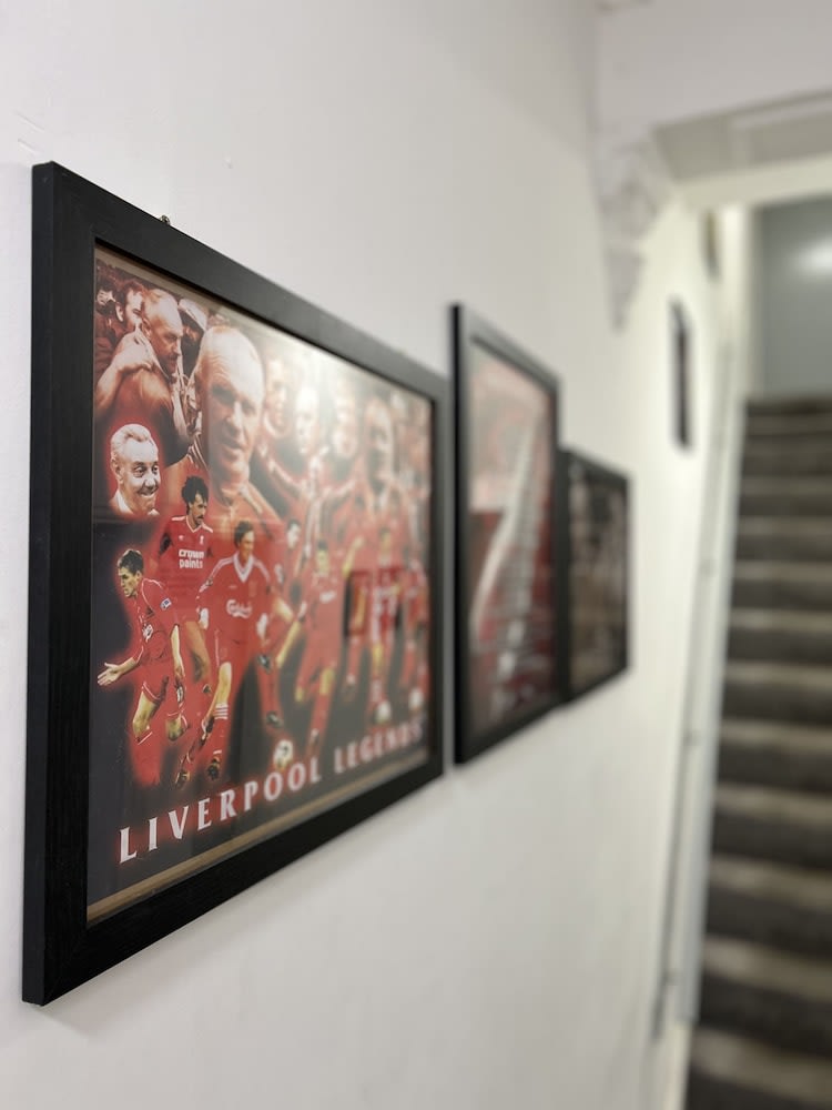 Quirky Oasis Anfield 1