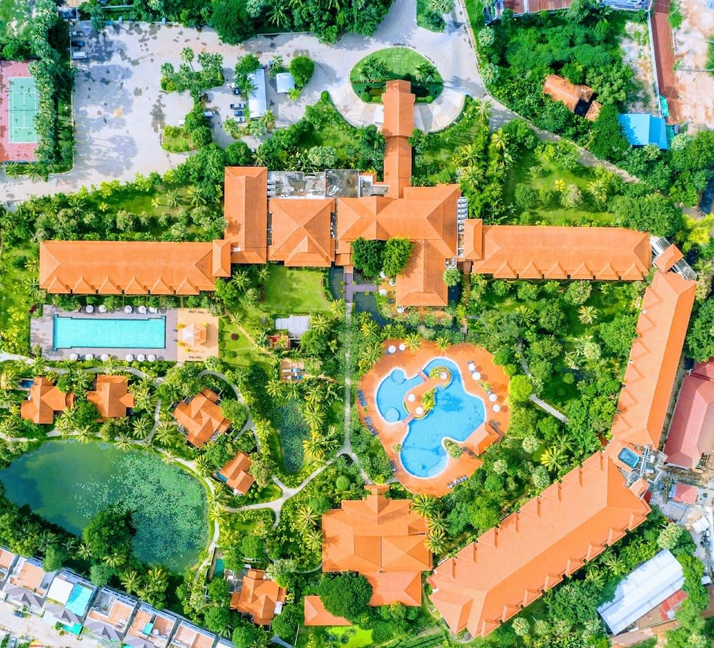 Angkor Palace Resort & Spa 1