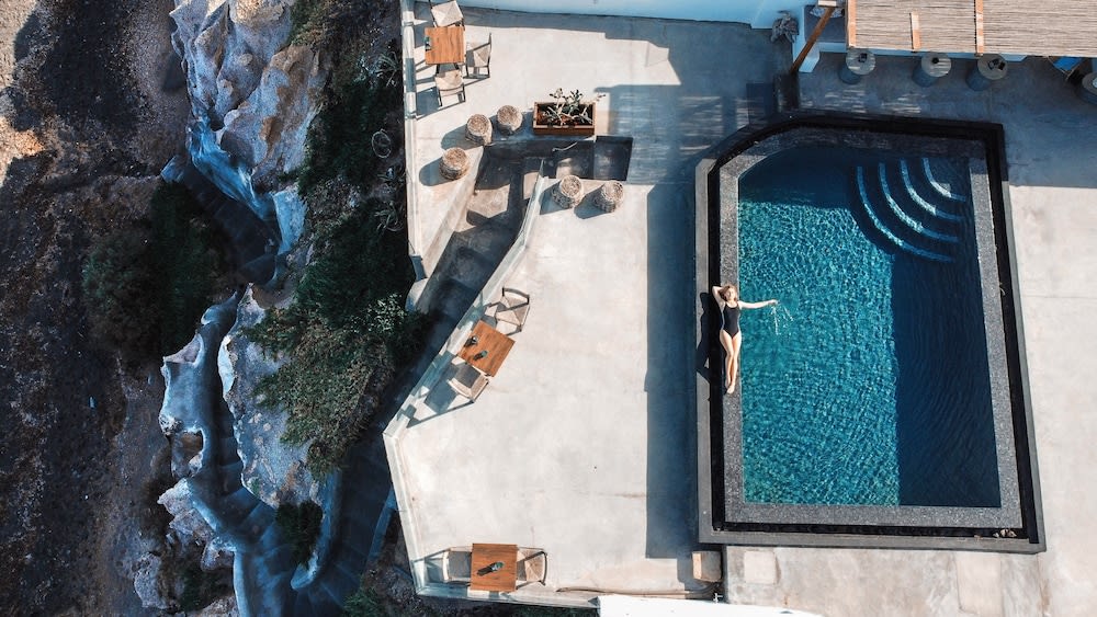 Almyra Oia Suites 1