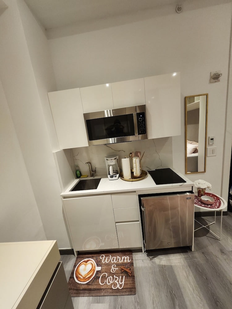Rosa Linda- Luxe Rmntic Studio W Terrace 2