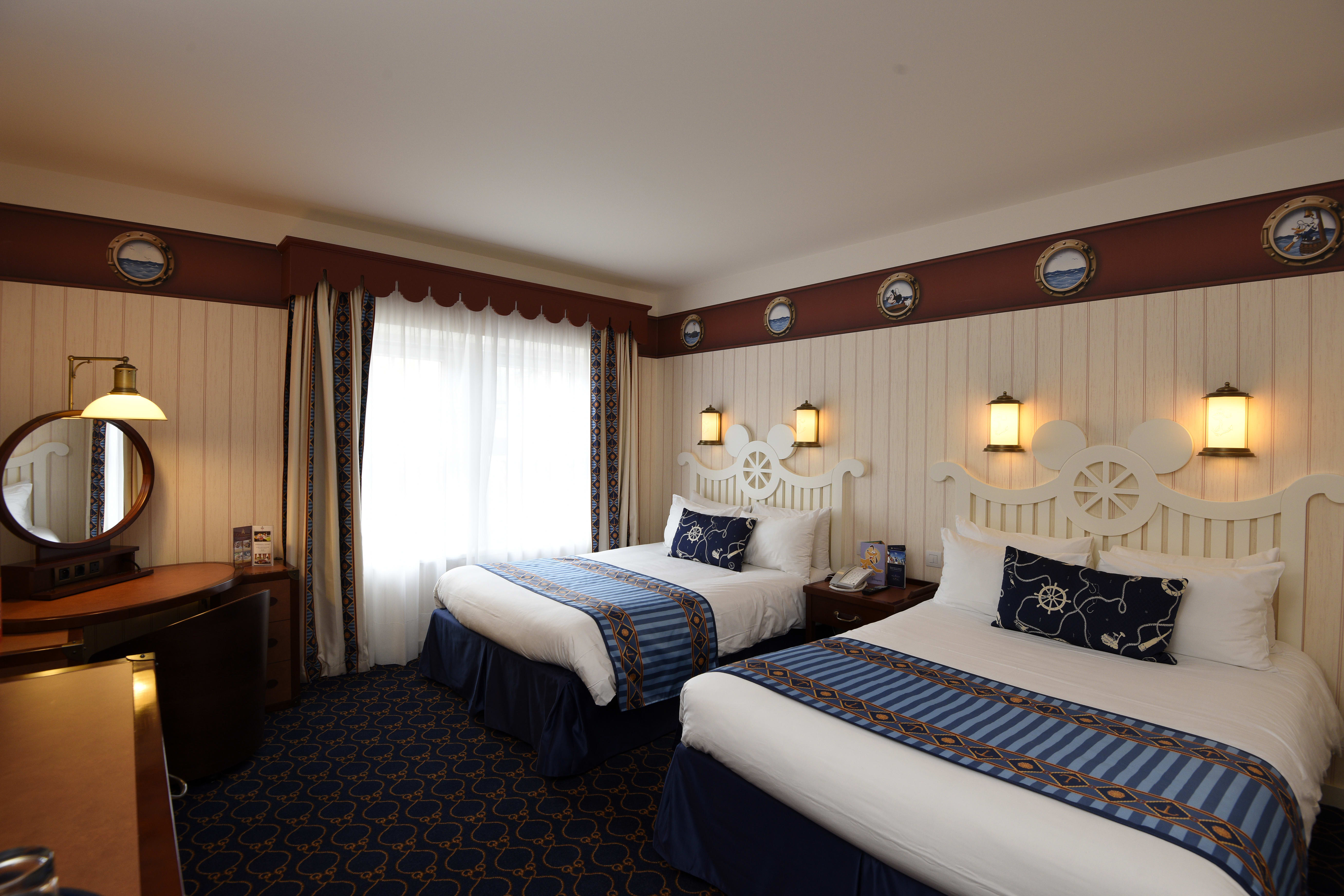 Disney Newport Bay Club + Tickets 2