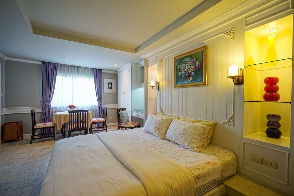 At Pingnakorn Nimman Hotel 4