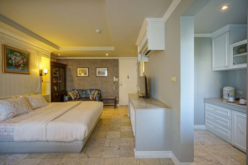 At Pingnakorn Nimman Hotel 5