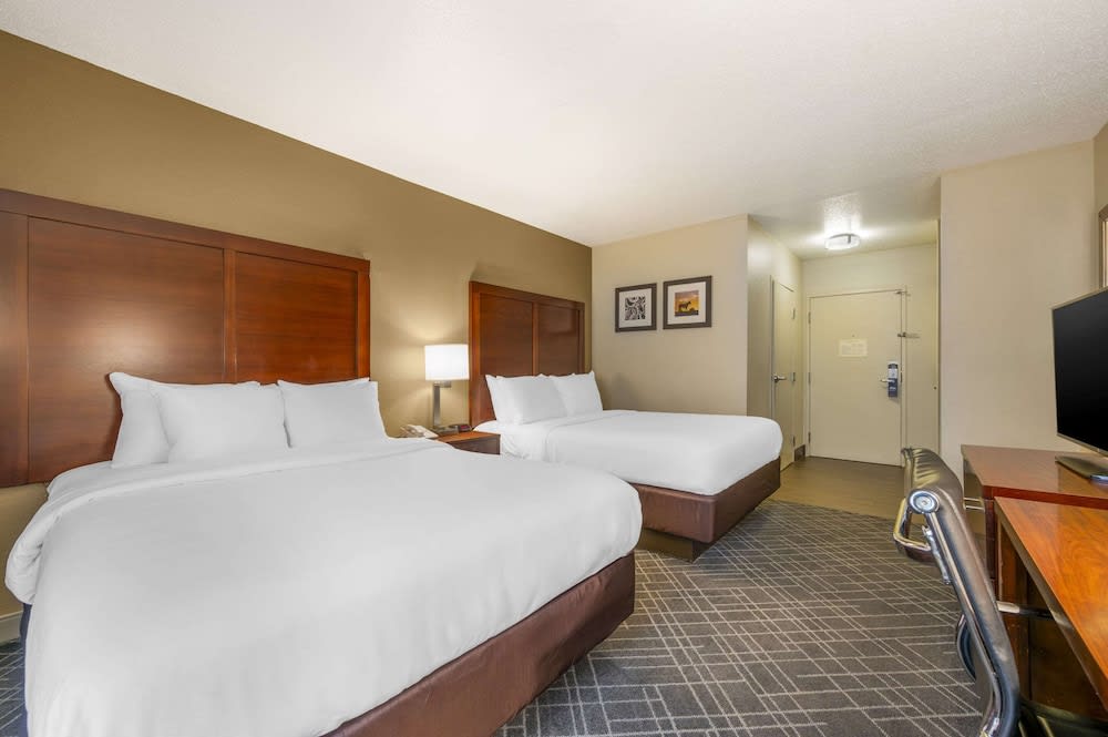 Spark by Hilton Cincinnati Airport South 2