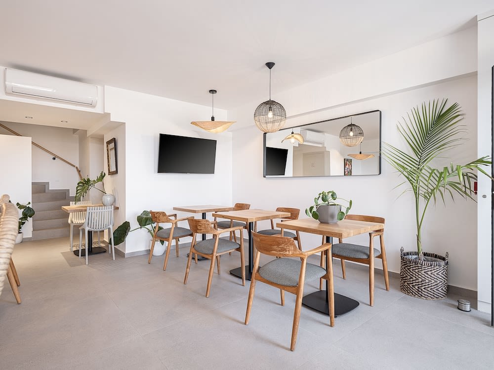 Calla Luxury Seafront Suites 3