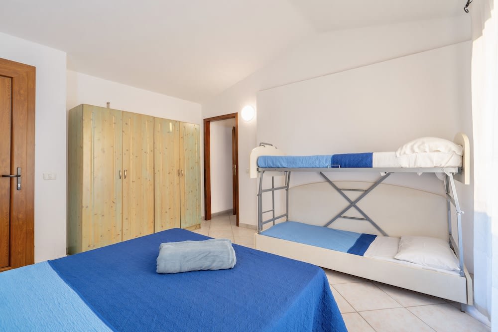 Residence with swimming- pool in Badesi 4