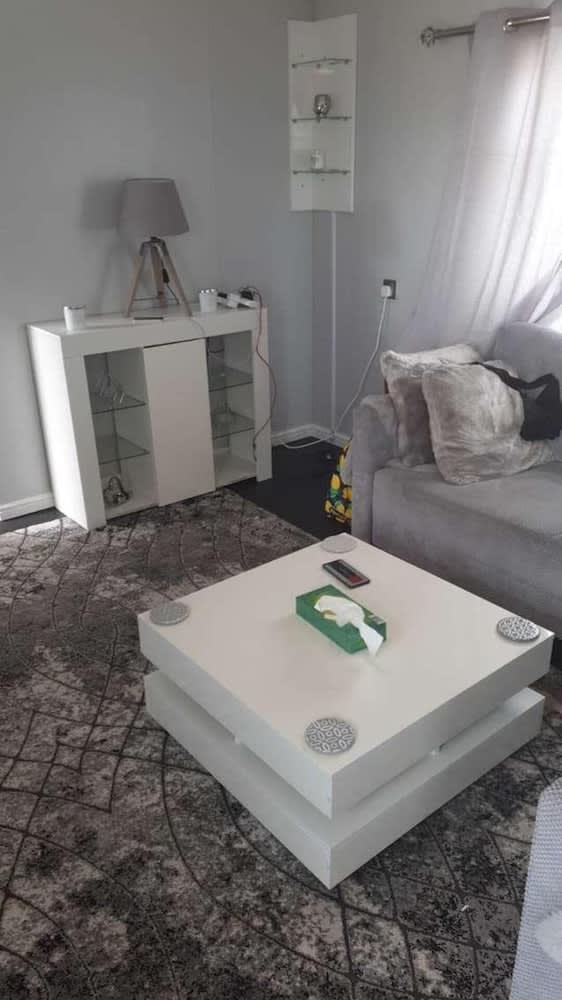 Modern Static Caravan in Golden Palms Holiday Park 1