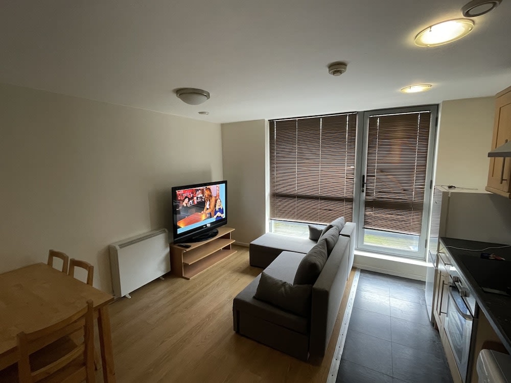 Immaculate 2-bed Duplex Apartment in Leeds 4