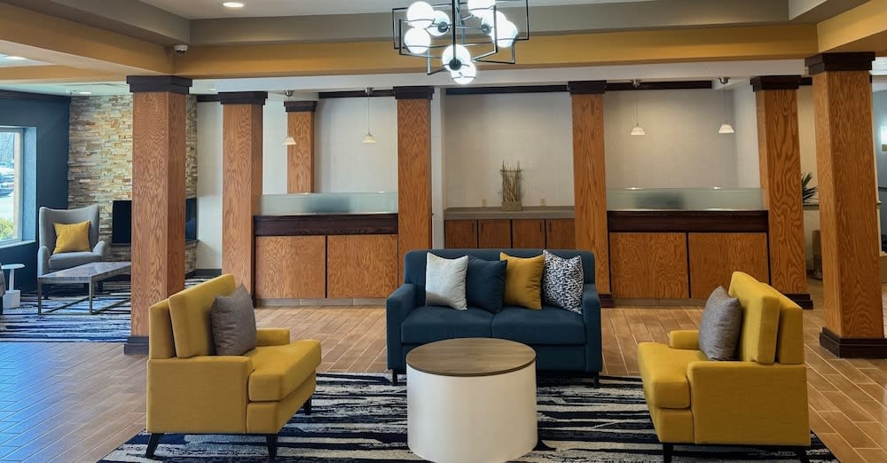 Comfort Inn & Suites Akron South 3