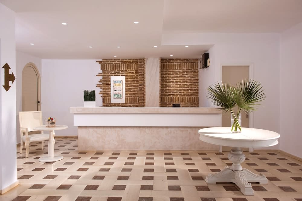 Mistral Hotel - Adults Only 2