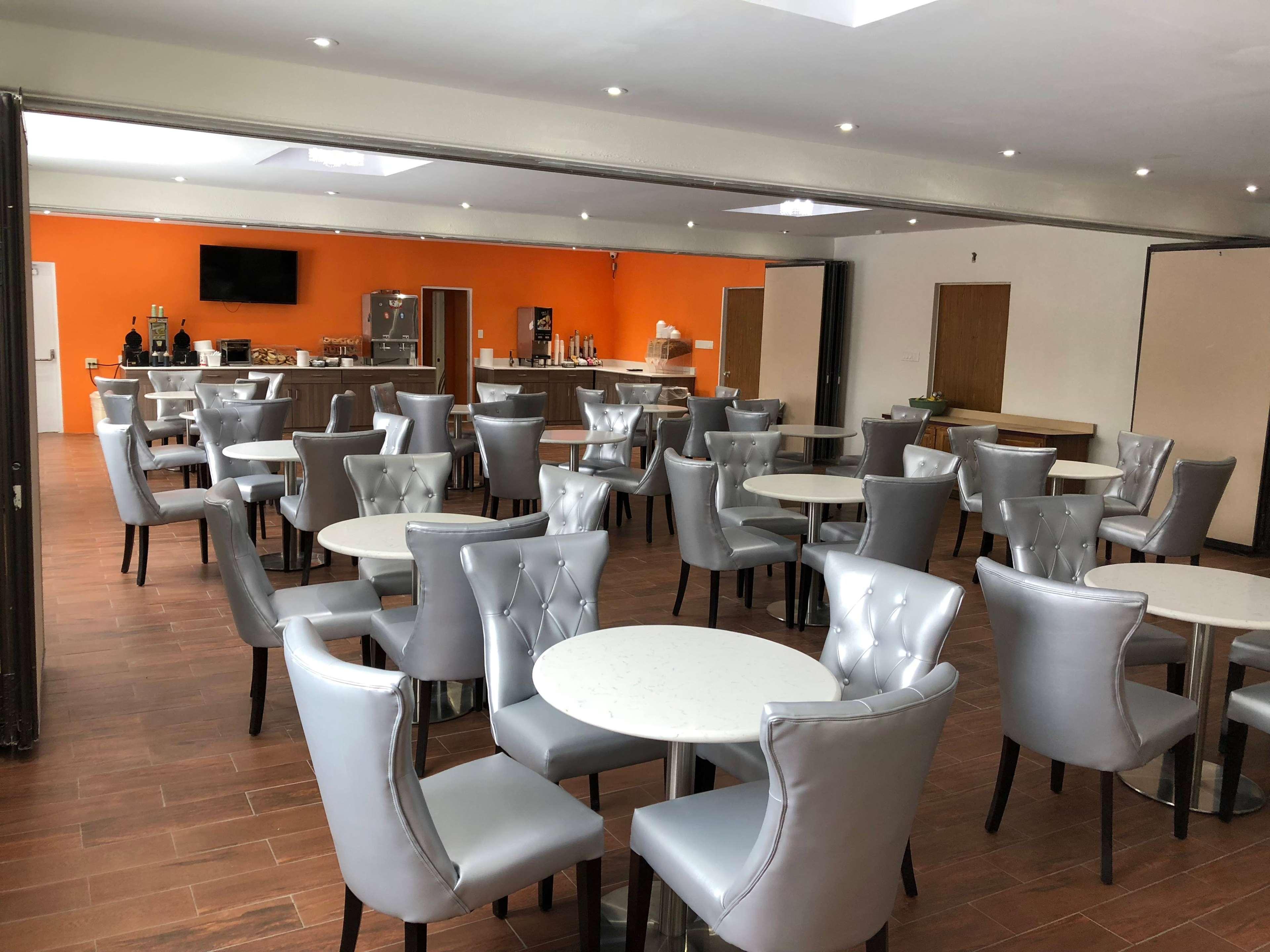 Howard Johnson by Wyndham Harrisburg 4