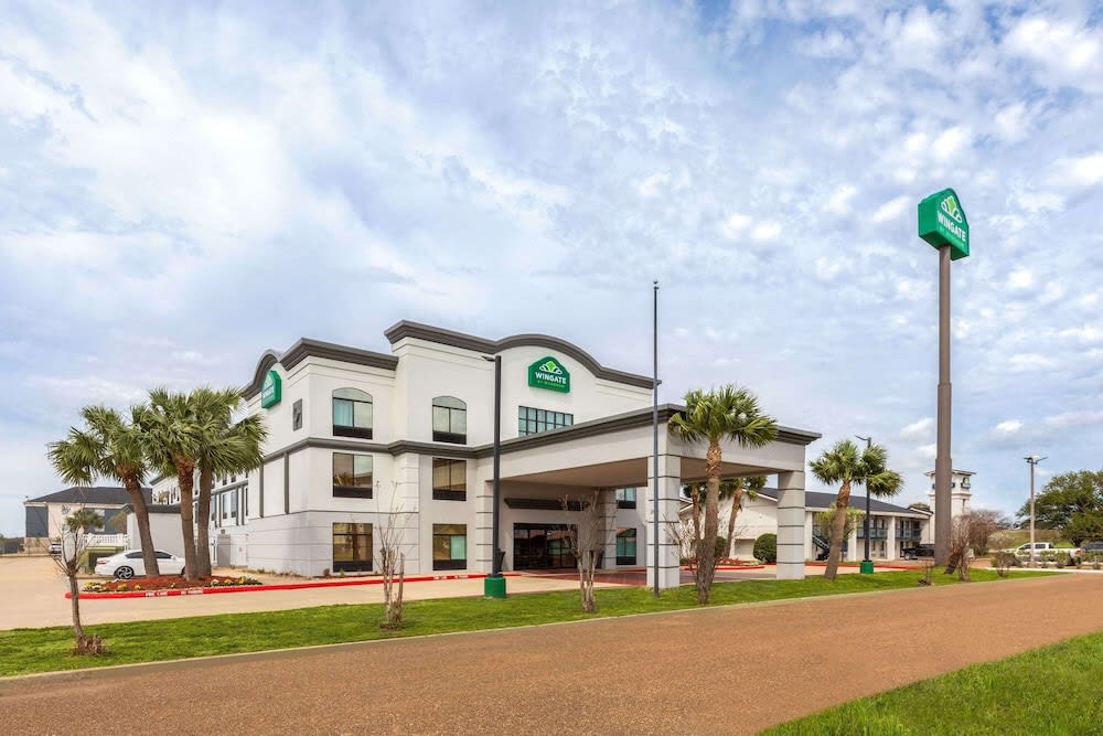 Wingate by Wyndham Sulphur Near Lake Charles 1