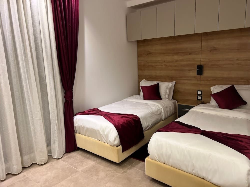 Kingdom Luxury Hotel 5