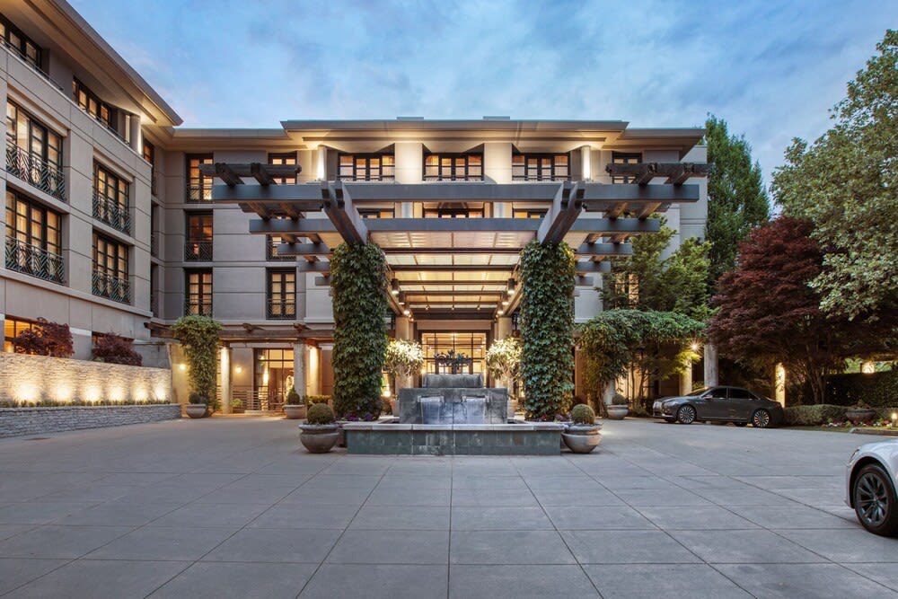 Bellevue Club Hotel 1