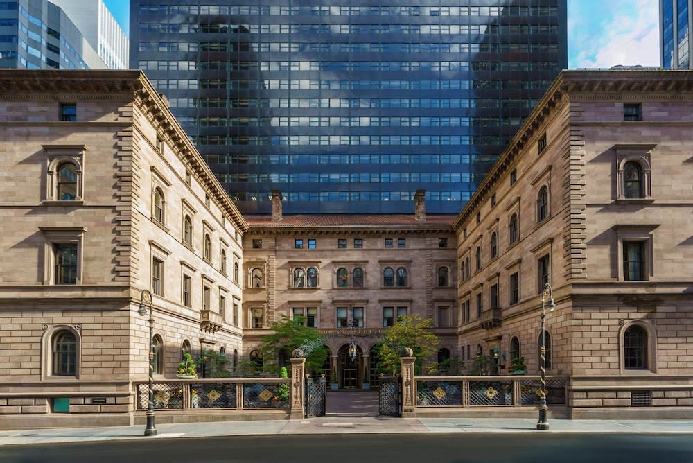 Lotte New York Palace 1