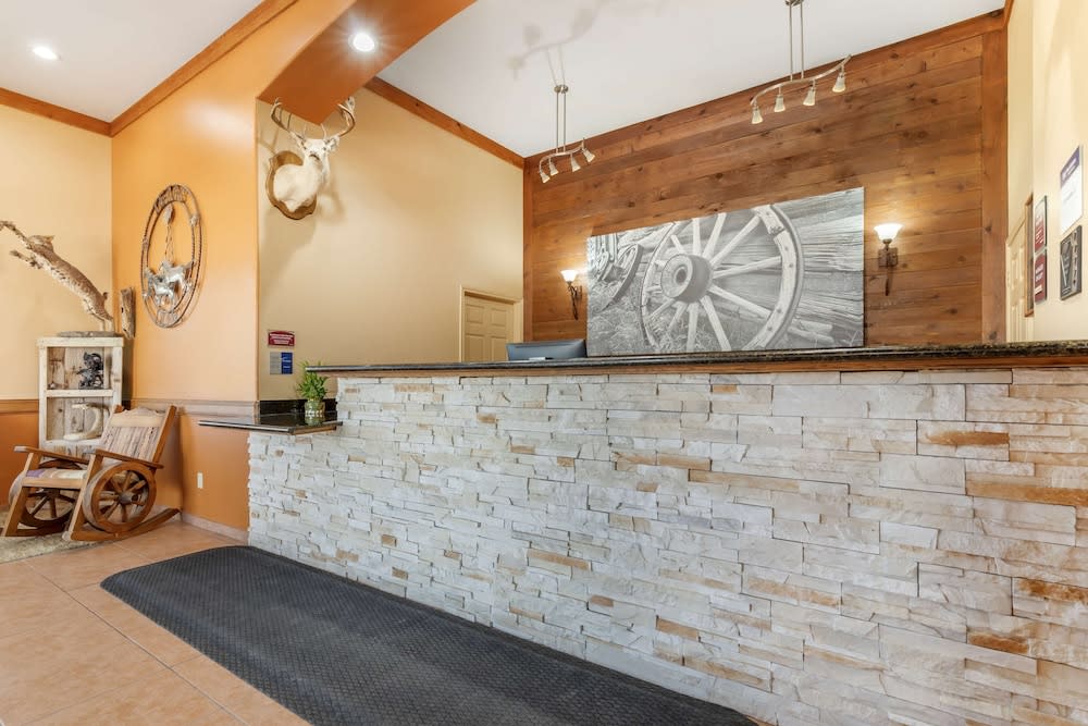 Best Western Windwood Inn & Suites 2