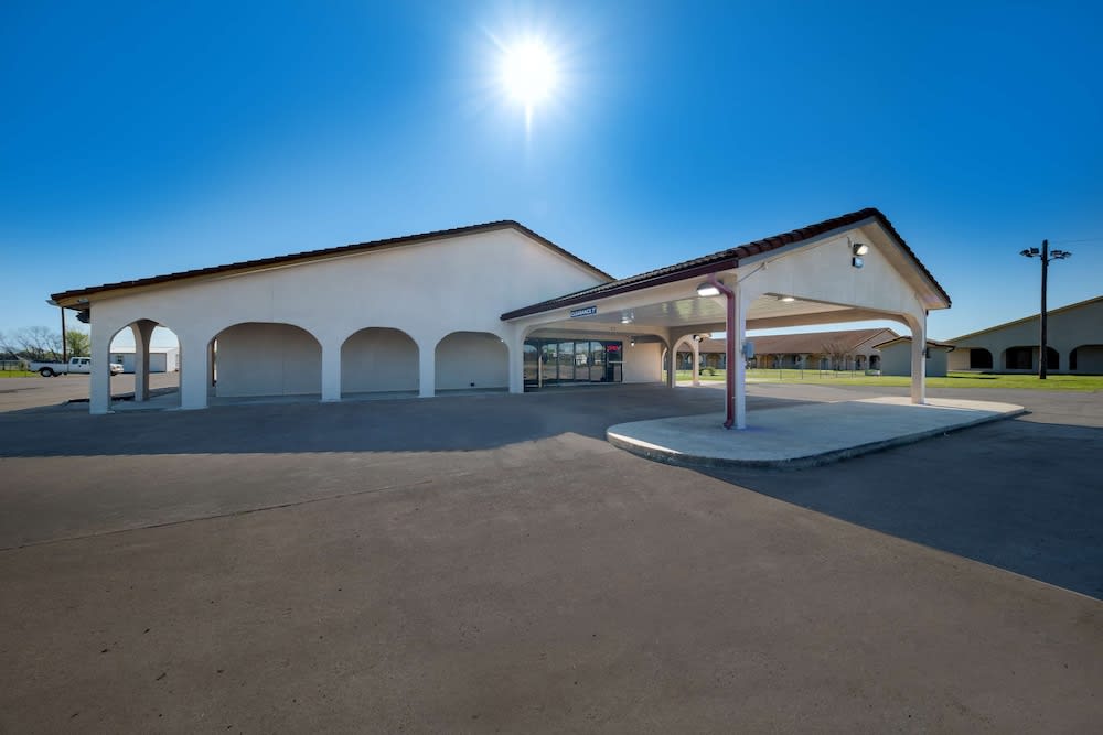 Americas Best Value Inn Bonham 1