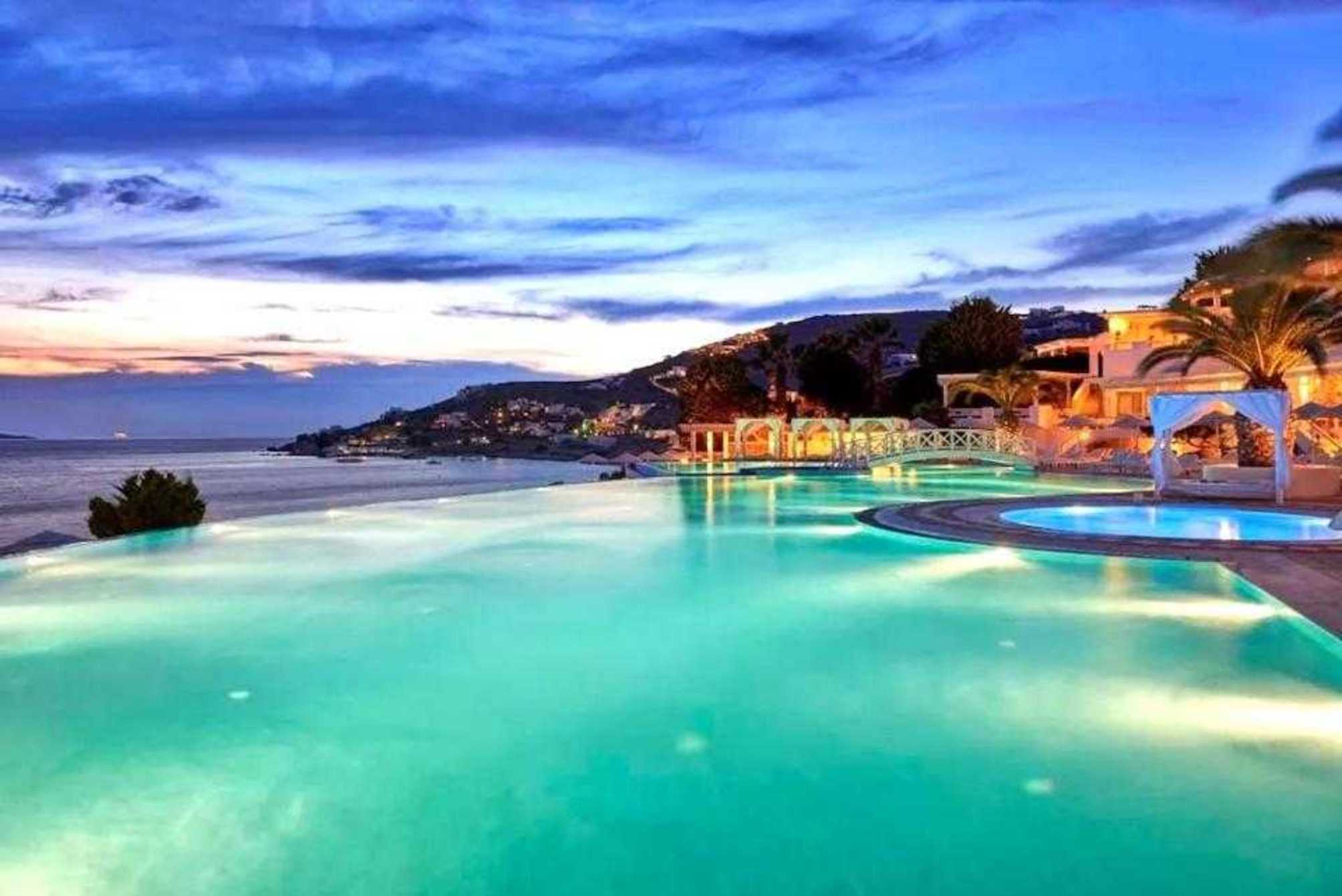 Saint John Hotel Villas & Spa 1