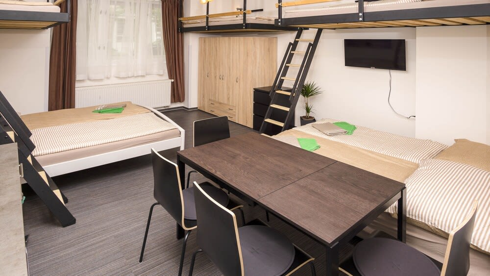 Flying Bed Apartment close to Castle 5