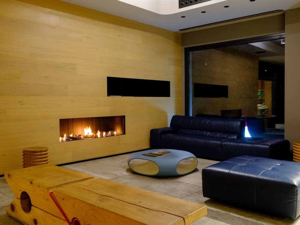 Essence Hotel 2