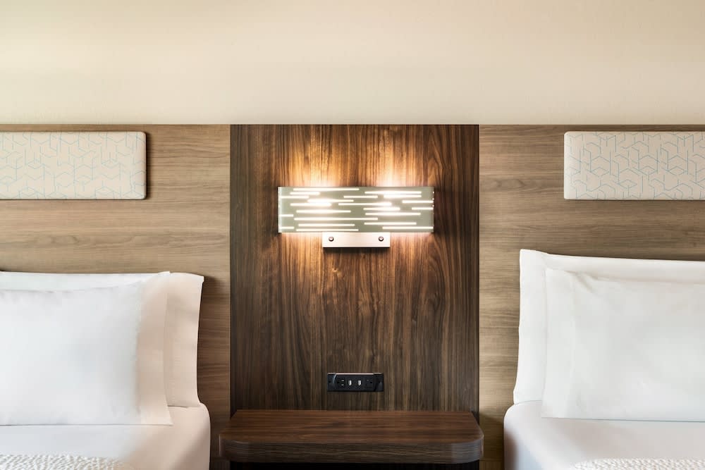 Holiday Inn Express & Suites Mobile West I-10 by IHG 4