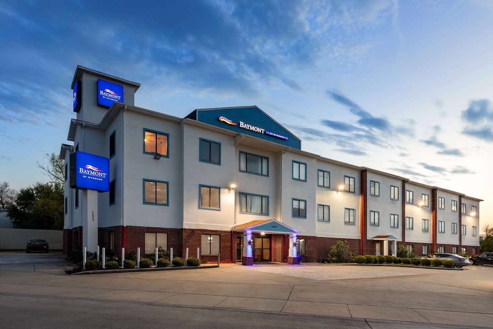 Baymont by Wyndham Houston Brookhollow 1