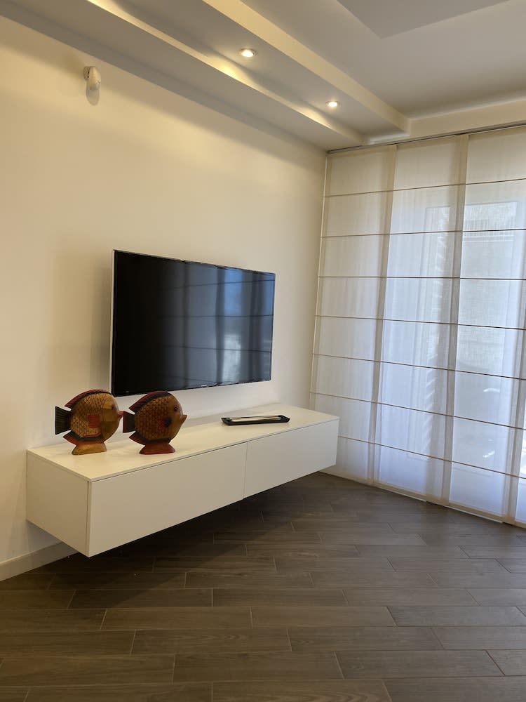 FraMe Room 1