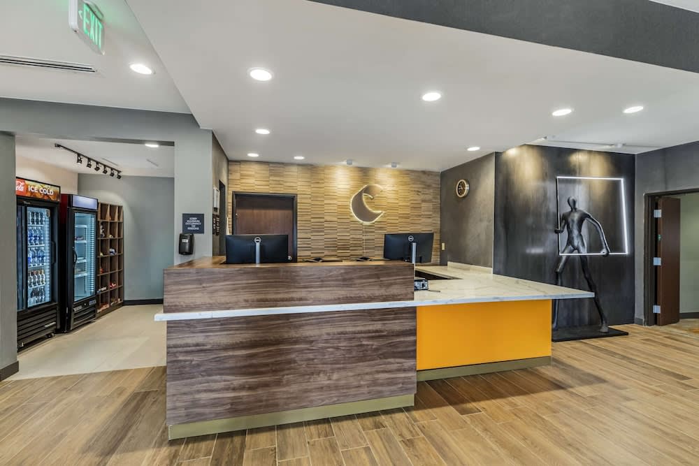 Comfort Suites Cheyenne 2