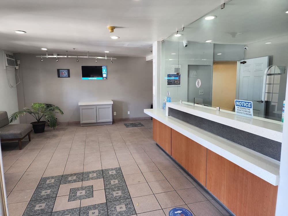 Motel 6 Barstow, CA I15 and Lenwood Road 2