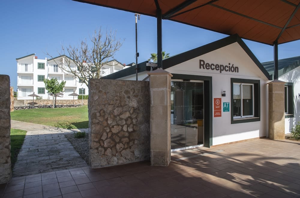 Pierre & Vacances Menorca Cala Blanes 3