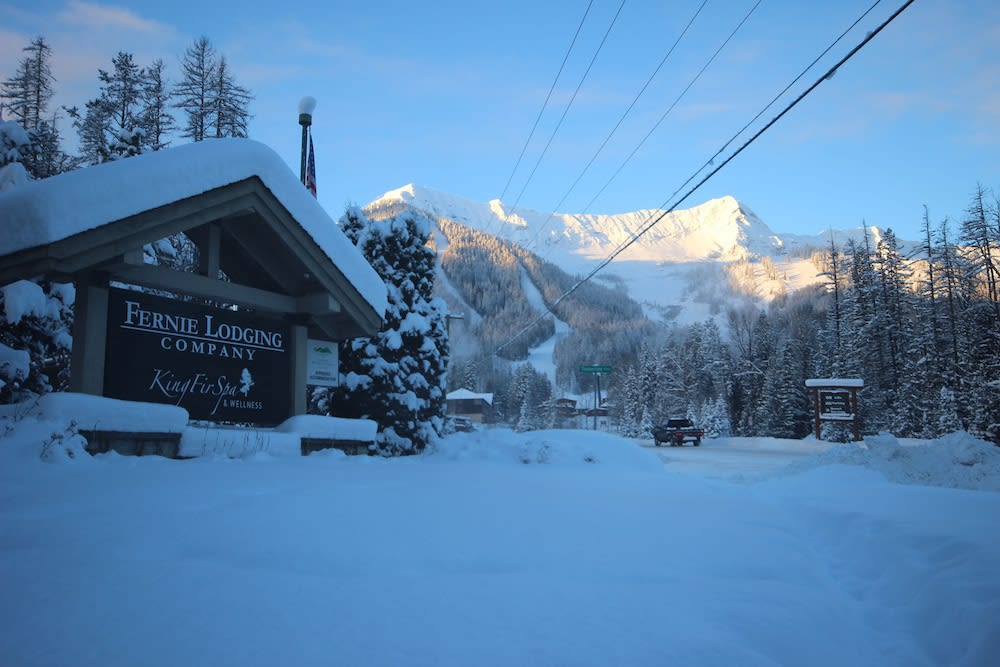 Timberline Lodges by Fernie Lodging Co 1