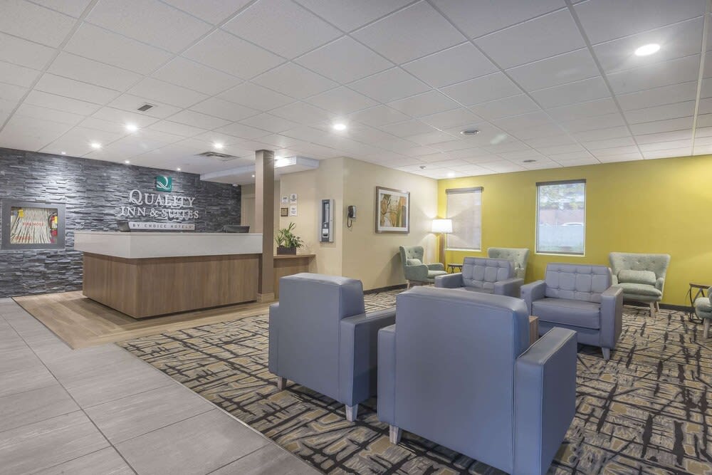 Quality Inn & Suites Windsor - Downtown 1