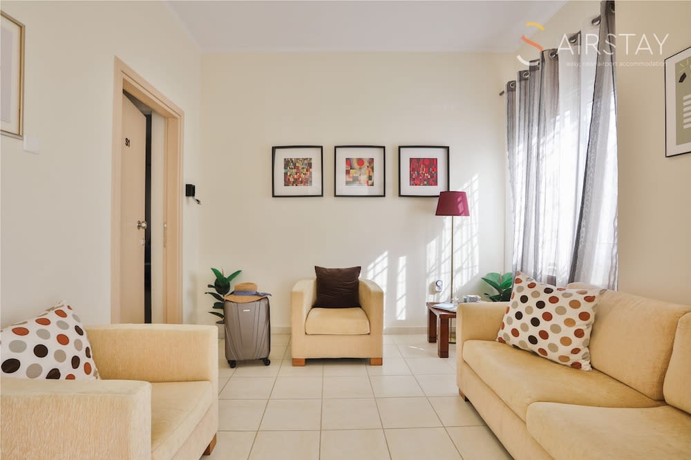 Nautilus Apartments Airport by Airstay 2