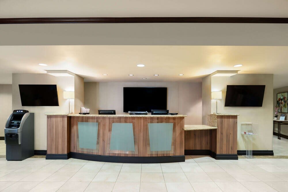 Hotel Marguerite South Anaheim - Garden Grove, Trademark Collection by Wyndham 2