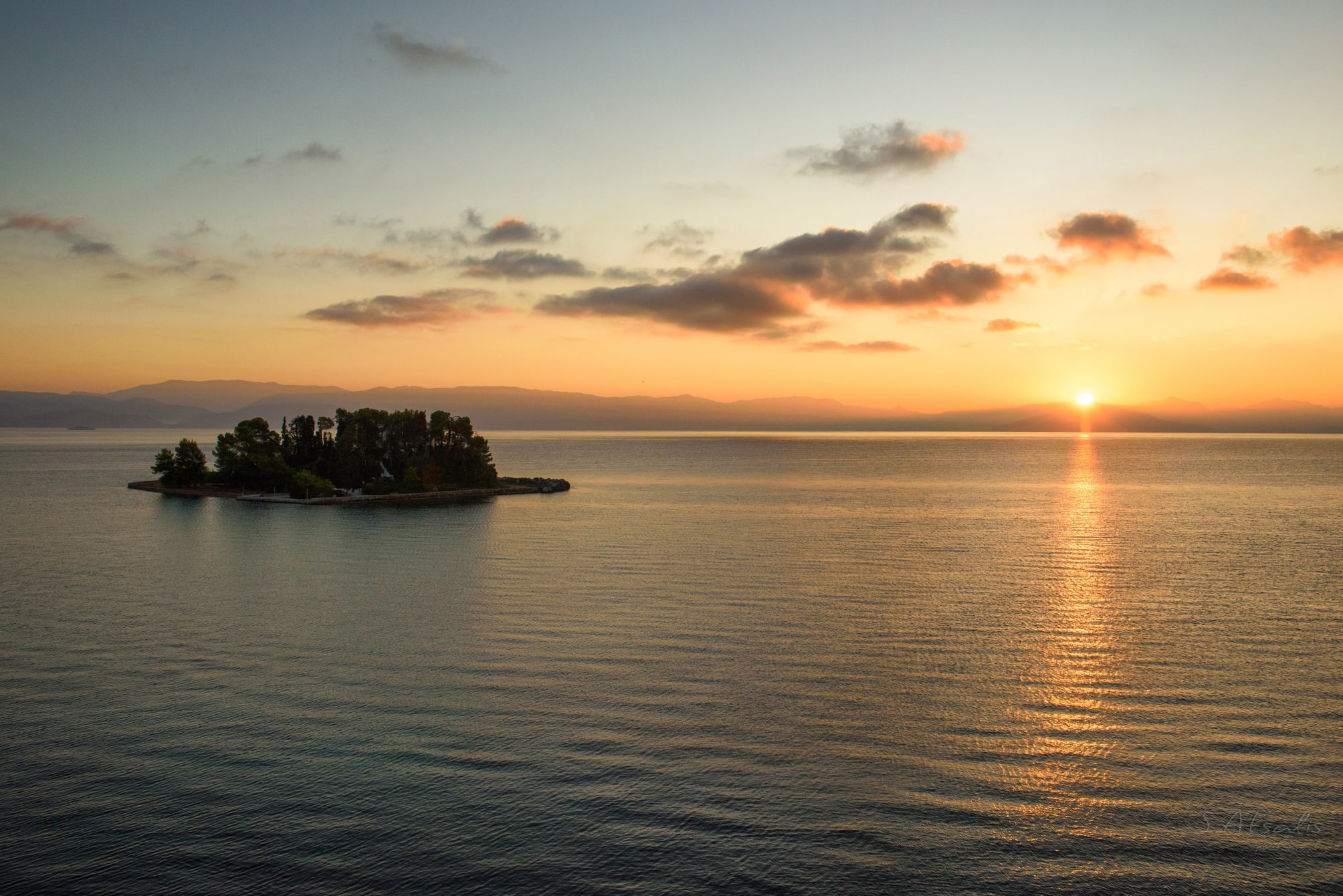 Pontikonisi Hotel & Suites 1