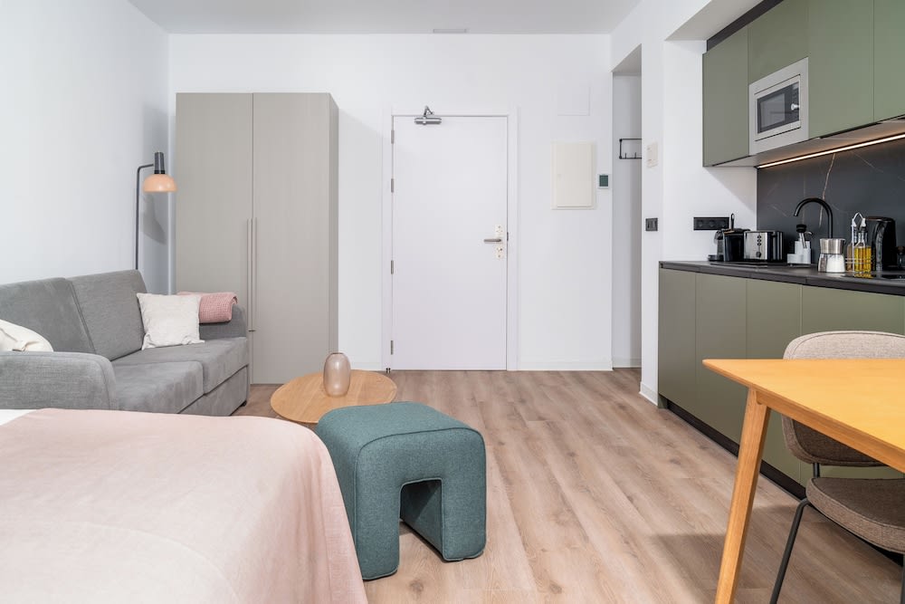Limehome Valencia Carrer d'Antonio Ferrandis 2