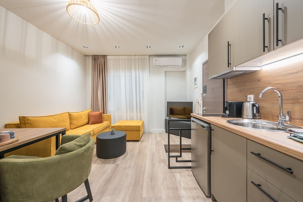 Aeiphoria Suites & Rooms - Athens 1