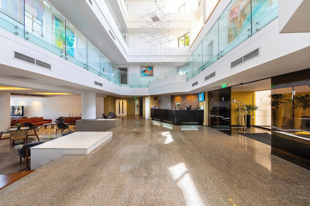 Crystal Springs Beach Hotel 2