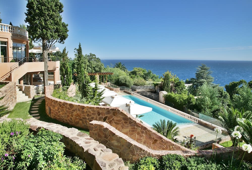 Tiara Yaktsa Côte d'Azur 1