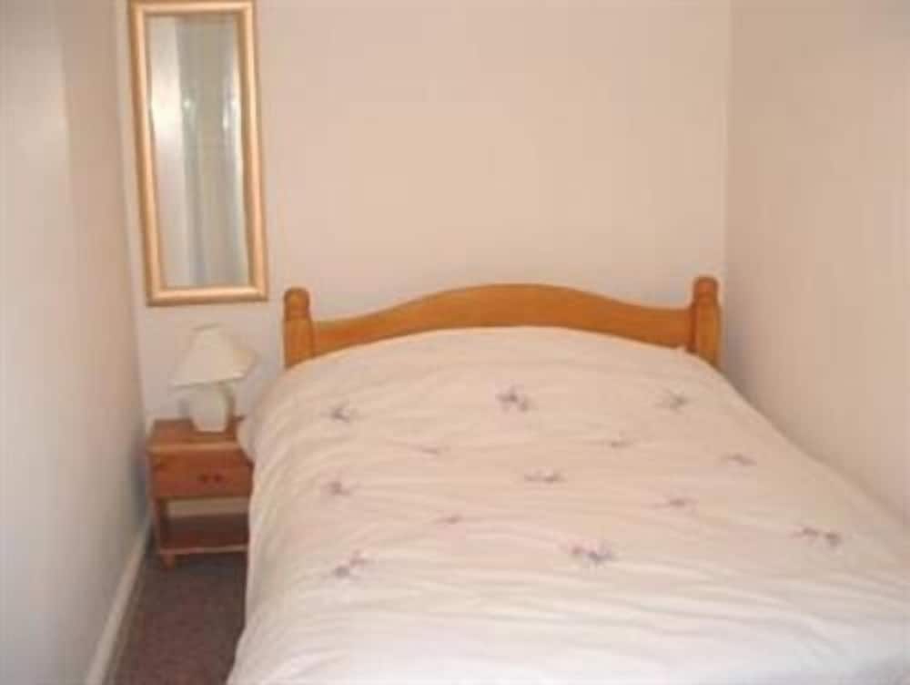Glebe Farm Apartments 2
