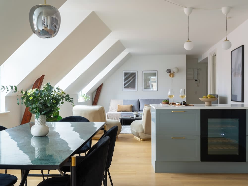Leaves 6 - 2 Bdr Apt with shared roof terrace 1