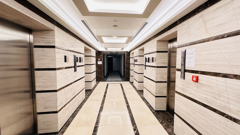 Luxury Spacious Apartment Near Downtown with Balcony and Free Parking by Belvilla 2